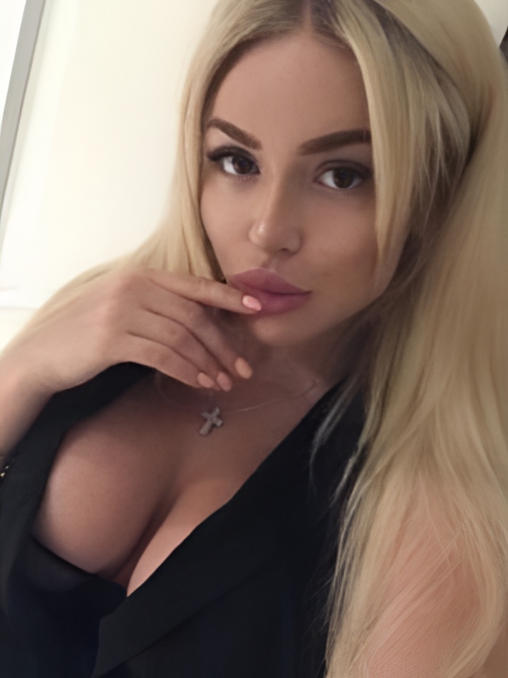 Галина привлекательная девушка из Белогорск цена от 1500 руб