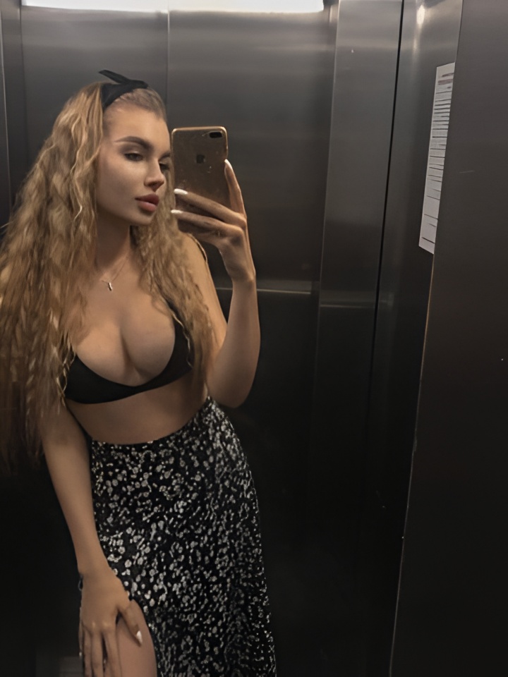 Неонила привлекательная девушка из Белогорск цена от 10000 руб