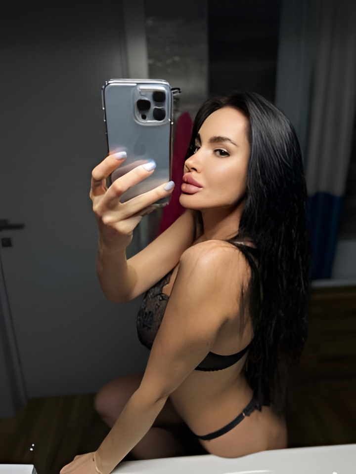 Розалия привлекательная девушка из Белогорск цена от 1500 руб