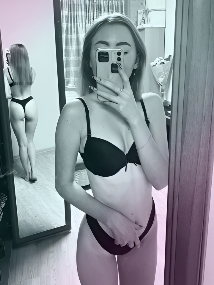 Снежана привлекательная девушка из Белогорск цена от 2500 руб